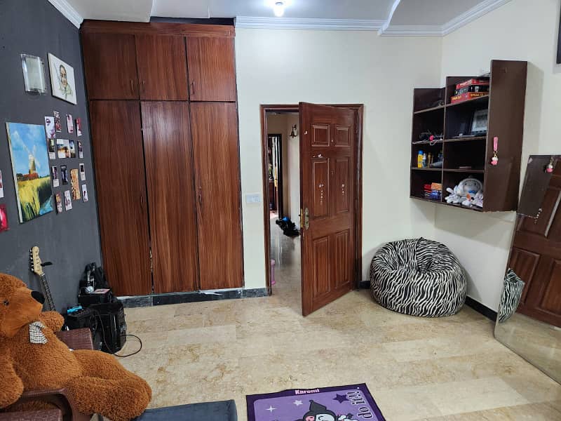 6.5 Marla Well Maintained House For Sale In New Iqbal Park Near DHA Phase 1 11