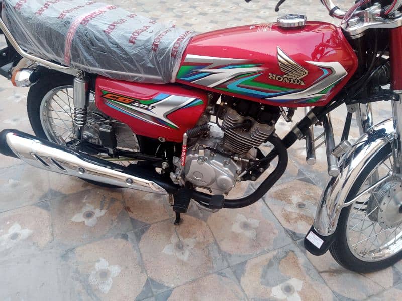 HONDA 125 MODLE 23 ISLAMABAD FIRST OWNER FRESH SHOWROOM CONDITION 3