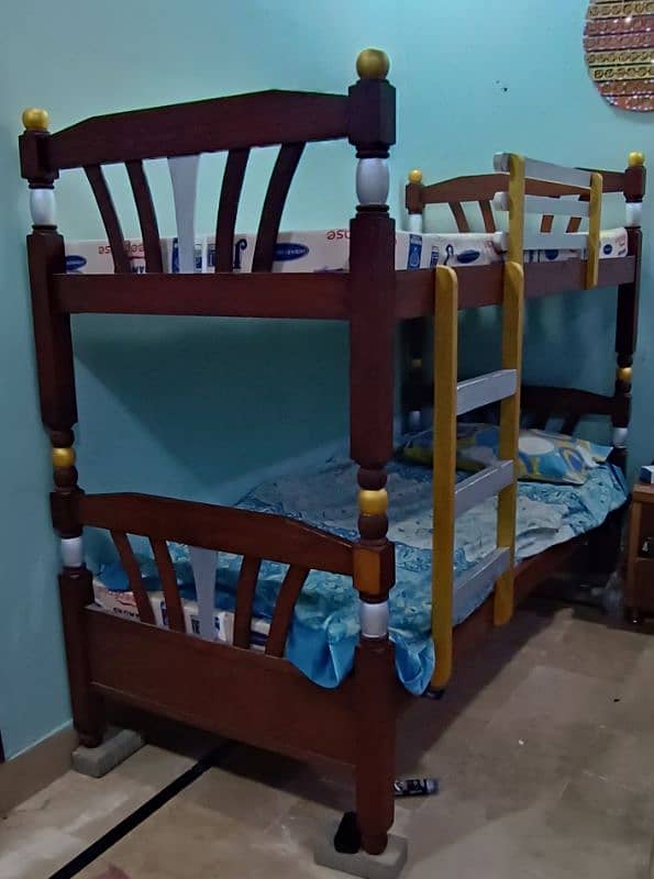 kids wood  dubble bed with mattress 2