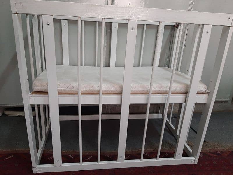 baby crib 2