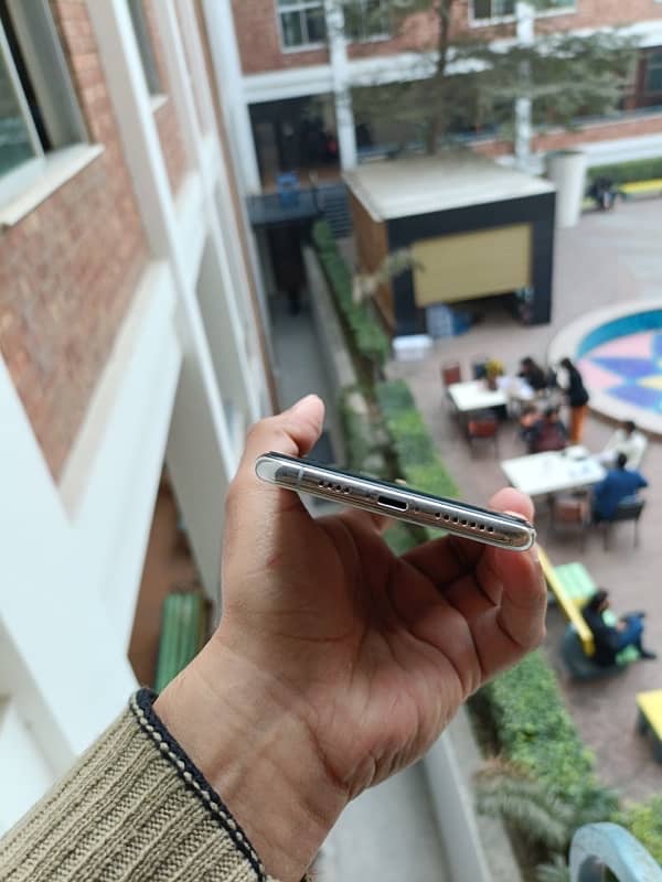 iphone xs max non PTA 64gb 4