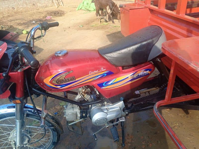 United 100 cc 3