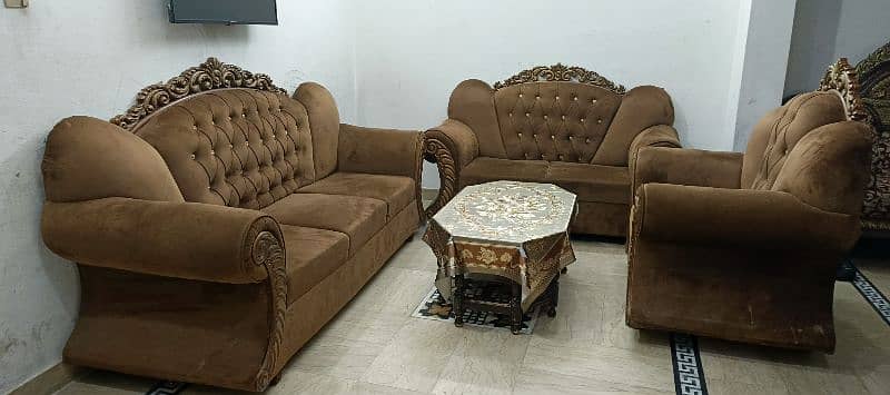 Royal Brown Sofa Set in good condition. 0