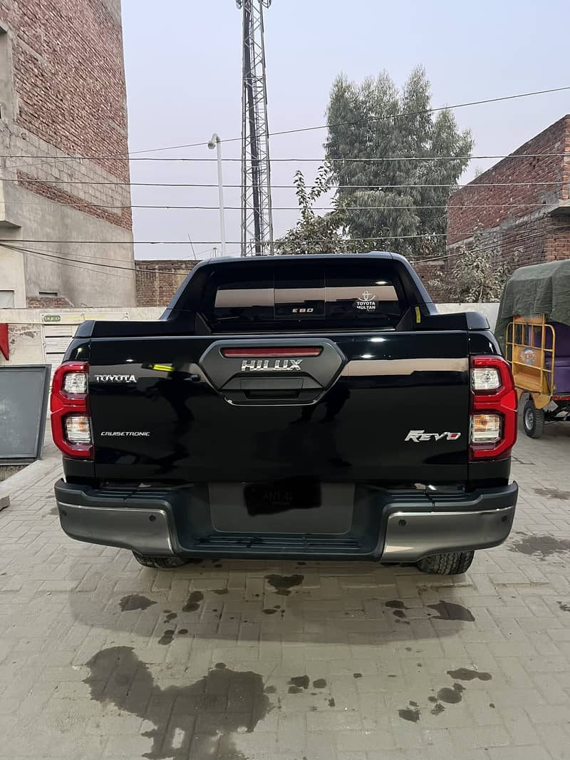 Toyota Hilux 2022 4x4 Double Cab Standard 1