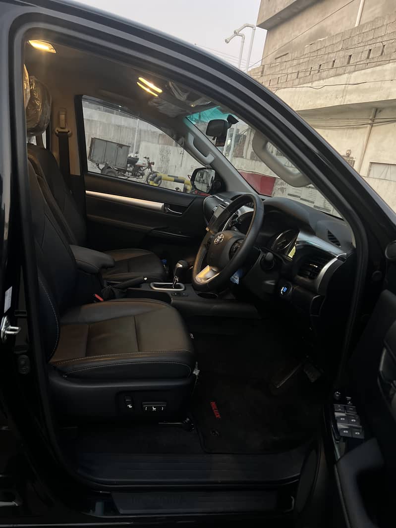 Toyota Hilux 2022 4x4 Double Cab Standard 6