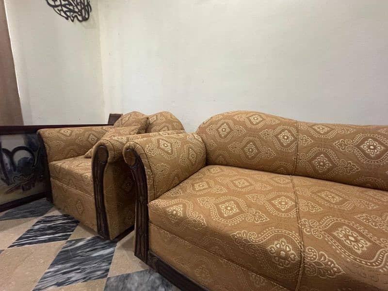 7 seater sofa slightly used at home. 4