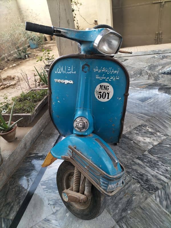 vespa scooter fore urgent sale 0/3/0/5/5/4/8/6/6/1/5 2