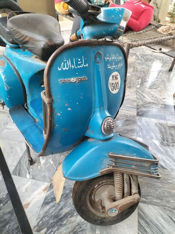 vespa scooter fore urgent sale 0/3/0/5/5/4/8/6/6/1/5 5