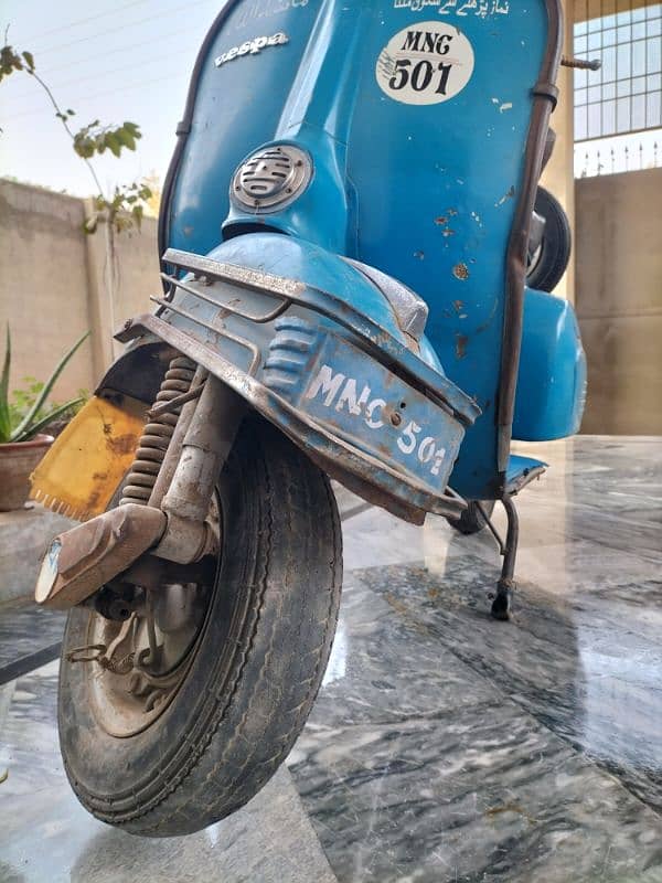 vespa scooter fore urgent sale 0/3/0/5/5/4/8/6/6/1/5 7