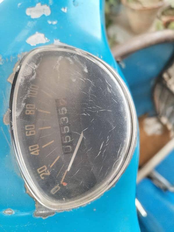 vespa scooter fore urgent sale 0/3/0/5/5/4/8/6/6/1/5 8