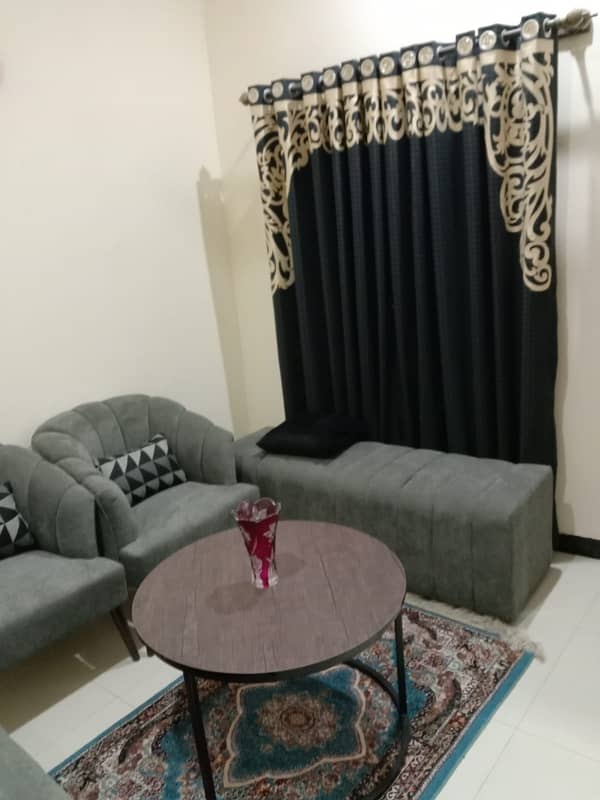 Triple story house for sale located Kurri Road Asif Colony. 10