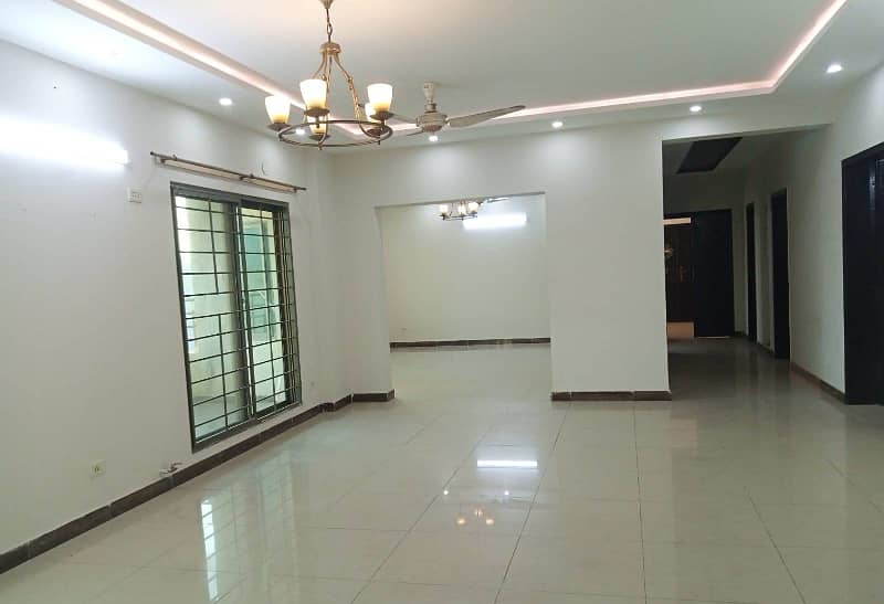 4 Bed  Apartment  Available For Rent In Askari 11 Lahore. 10