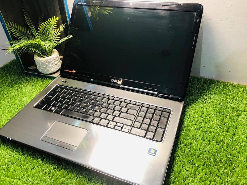 Dell inspiron laptop 17 inch for sale 3