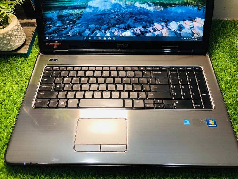 Dell inspiron laptop 17 inch for sale 5