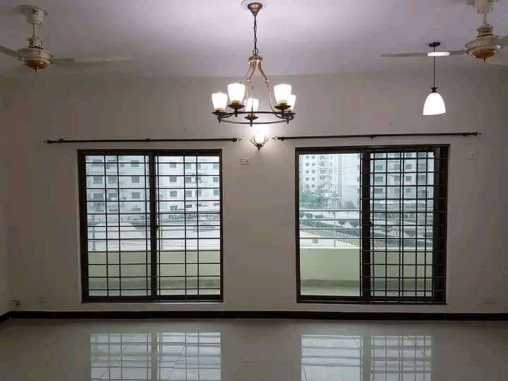 Brand New 3 Bed Apt Available for Sale in Askari 11 Lahore. 2