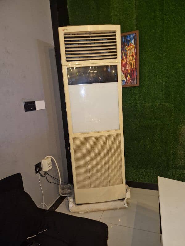 kenwood 4 ton standing AC fully working 2