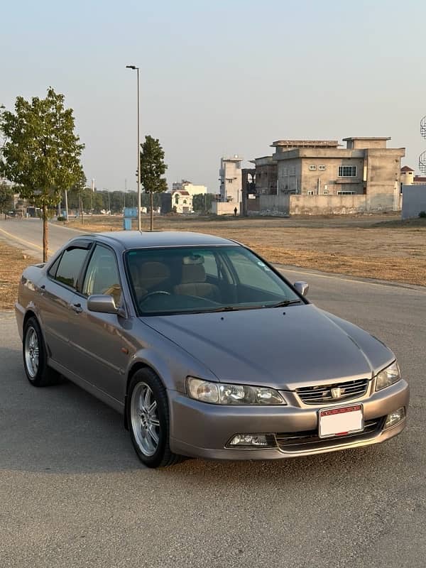 Honda Accord CF3 2000 in Excellent Condition. 4