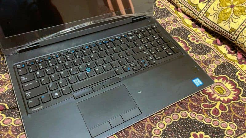 Dell i5 8gen gaming and working 5