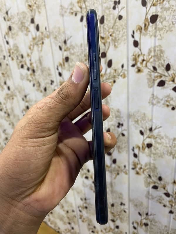 Vivo Y33s 4+4/128GB With Box 4