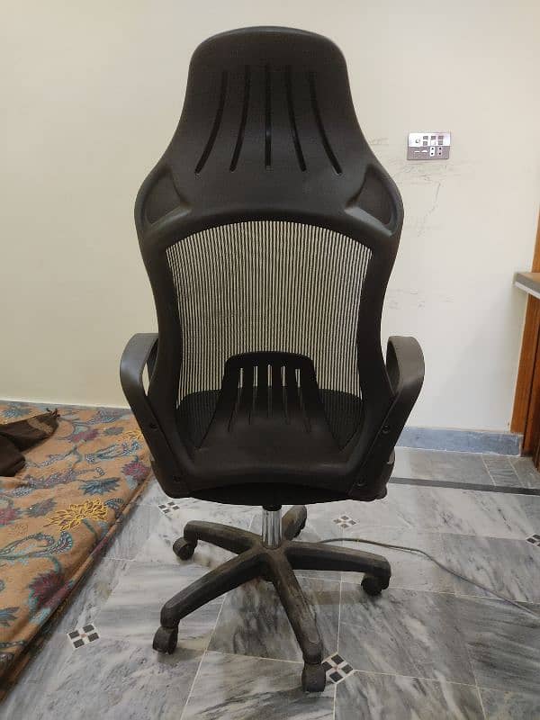 Revolving Office Chair - Comfortable & Durable 3