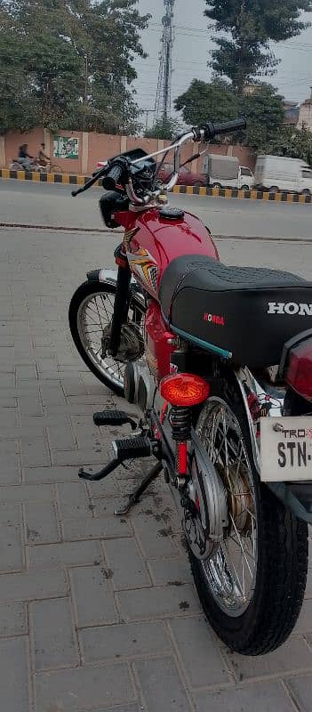 125 Honda 3