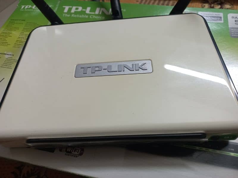 TP-LINK TL-WR940N Router 8