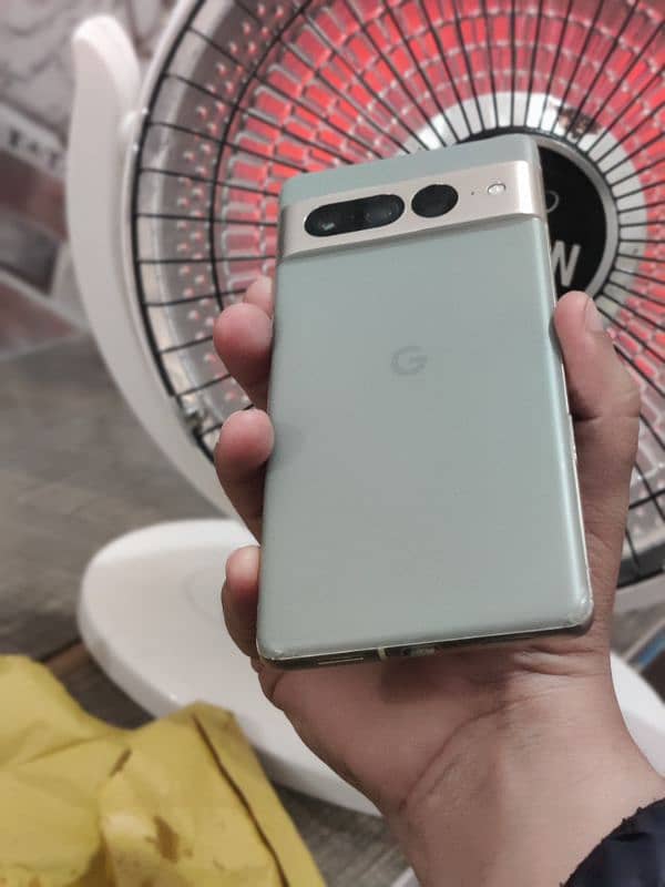 Google pixel 7 pro 10 by 10 condition 12 gb ram 128 gb rom 0