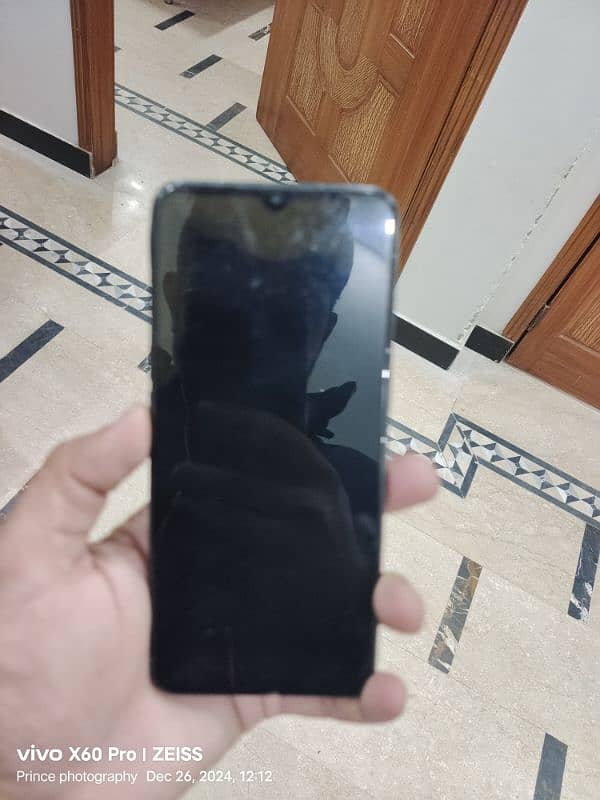 Oppo F15 panel Break 1