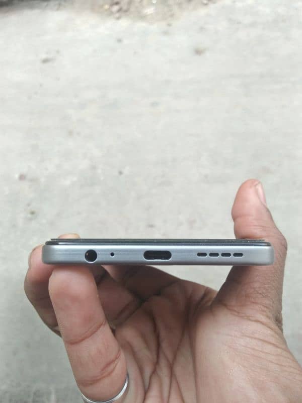 urgent sale.    Infinix hot 50 pro 8+8=16/128 2