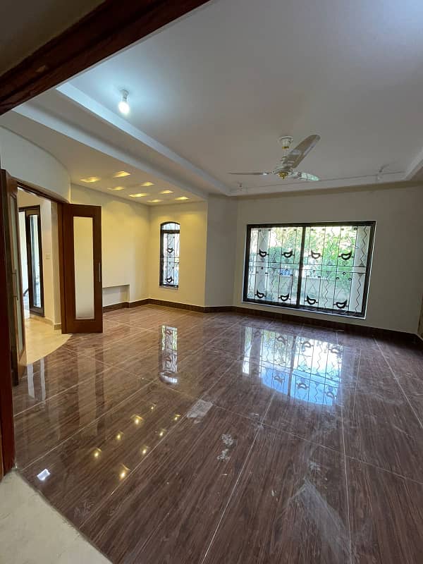 Beautiful 7 Marla facing park House for Rent in Lake City - Prime Offer by Moazzam Estate 6