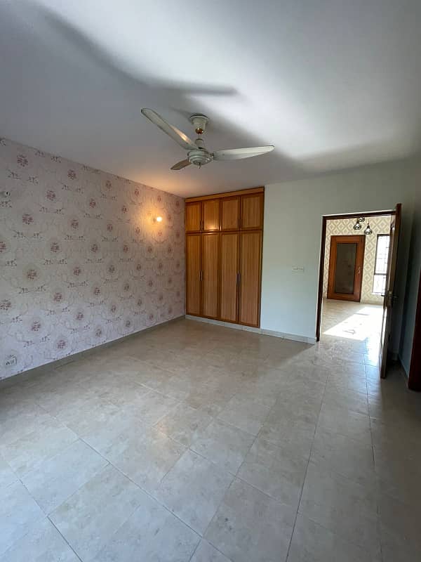 Affordable 7 Marla Facing Park House in Lake City for Rent - Moazzam Estate Offer 15