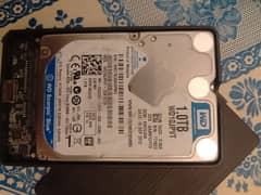 1 TB WD hard drive with portable hard case good condition