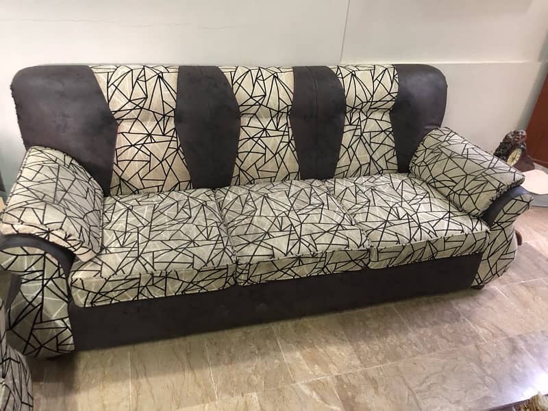 sofa set avalible 5