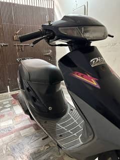 Honda Dio 49cc petrol scooter for sale