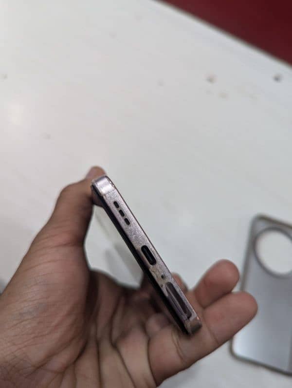 oppo reno 12 f 4 g 8 256 10 by 10 condition 4