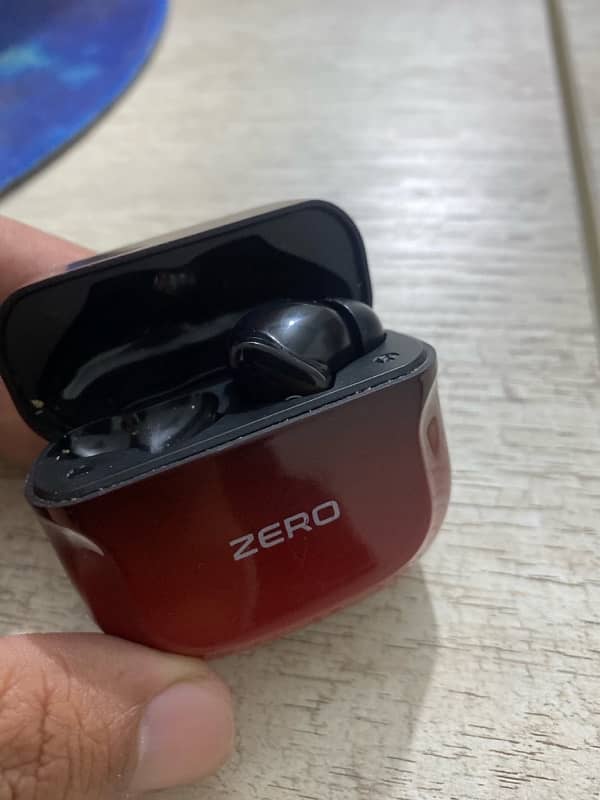 Zero Quantum Earbuds Flame Red 1