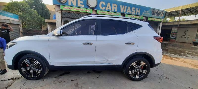 MG ZS 2021 4