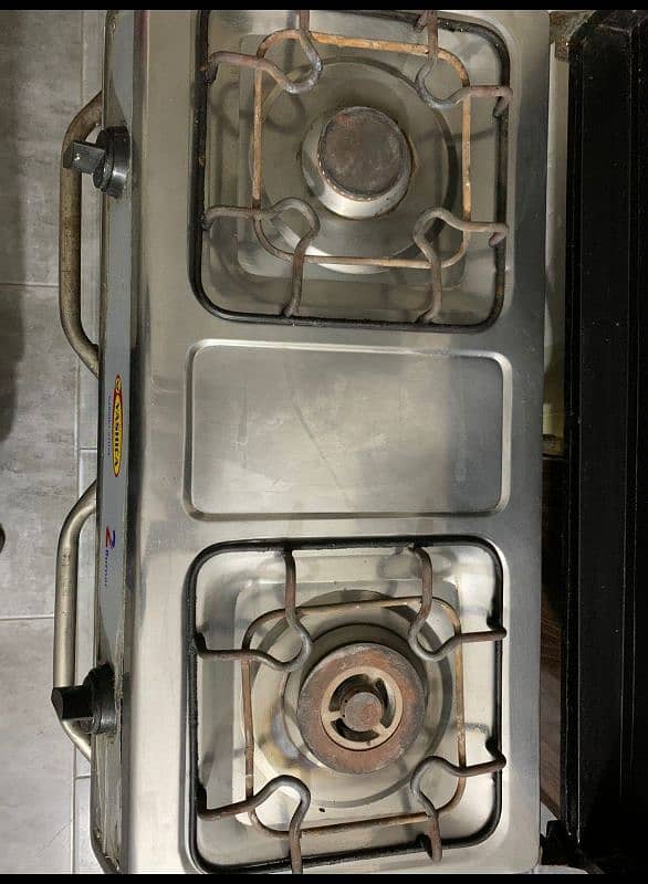 gas stove for sale in Lahore. use stove for sale in rupees 8500 1