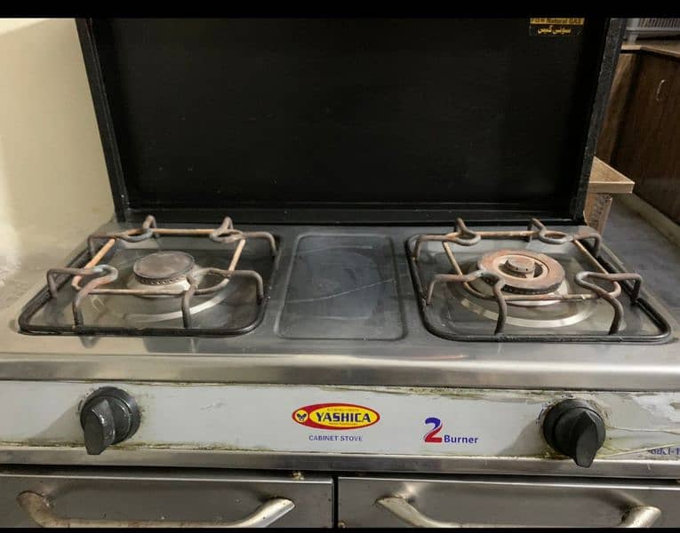 gas stove for sale in Lahore. use stove for sale in rupees 8500 2