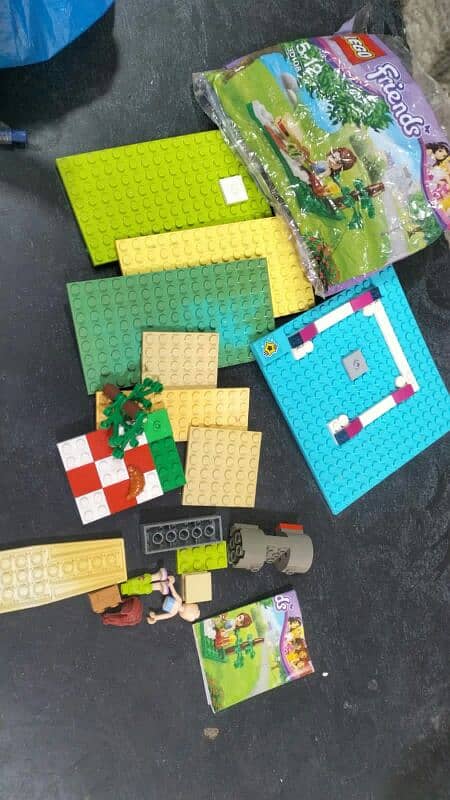 Lego (affordable price)(1kg) 1