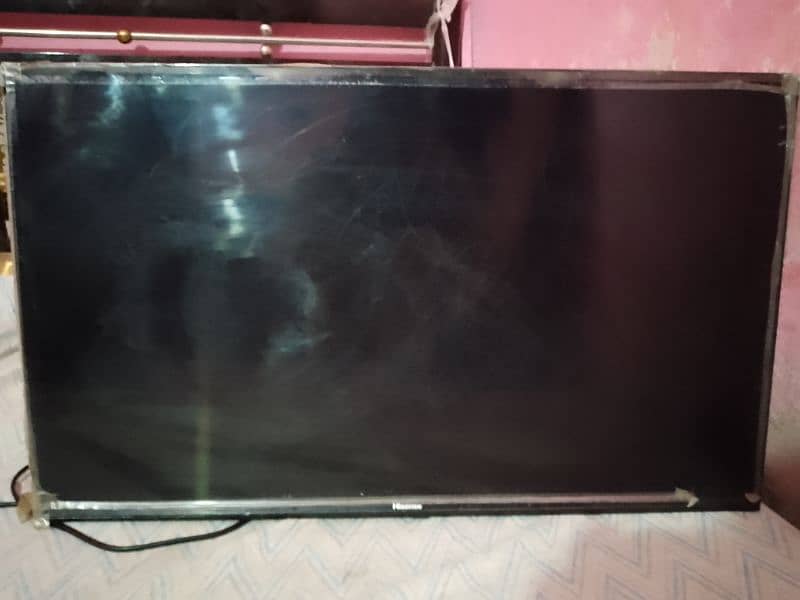 Rs 25000  Hisens 32" model led TV 32E5 100F 7