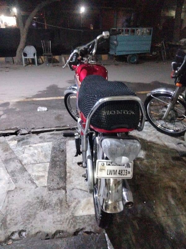 rear bike model with genuine engine and lush condition 3