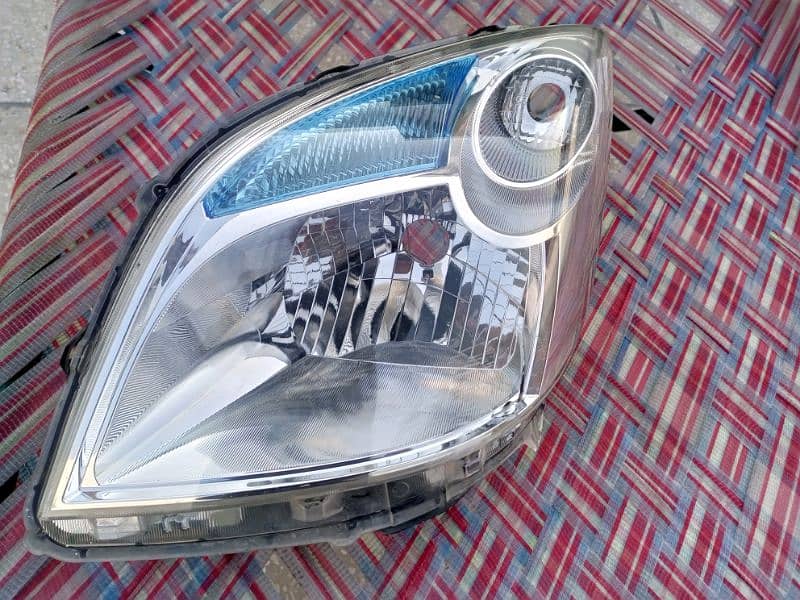 L side head light wagoner . 1