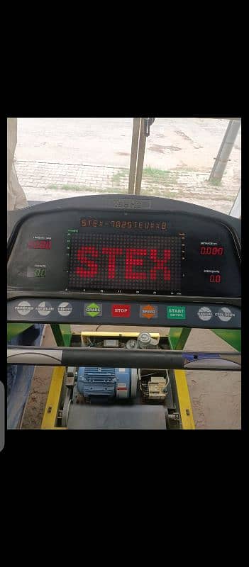 treadmill in very good condition and working 2