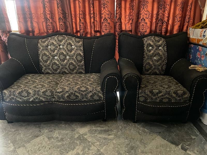 sofa in good condition 0