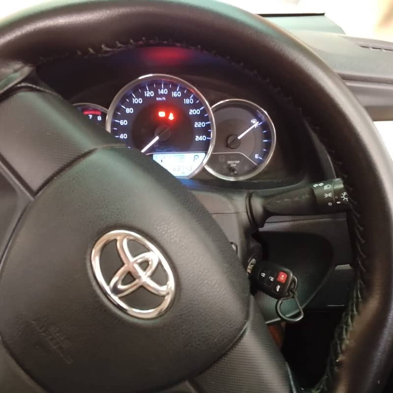 Toyota Corolla GLi Automatic 1.3 VVTi Model 2019 7