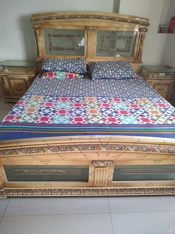 queen Bed set with Mattress , side tables and Dressing 2