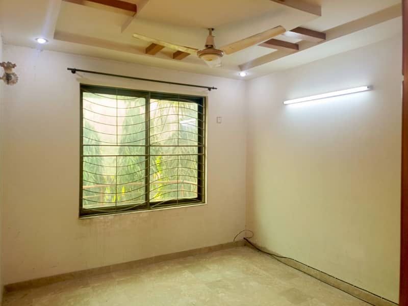 5 Marla Upper Portion For Rent VIP location VIP Portion 1