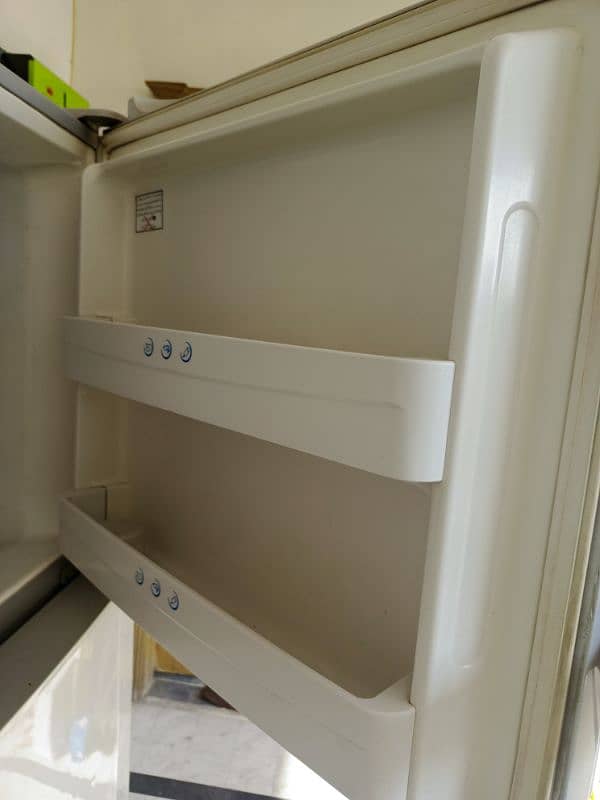 Full Size Refrigirator in Origional Condition with Company Gass 5