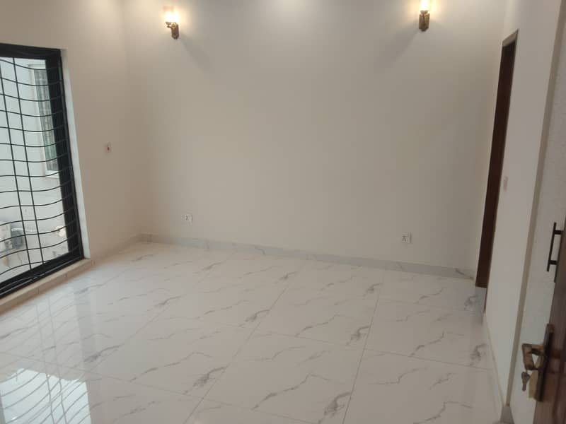 Brand New 5 Marla portion available for rent in DHA 11 Rahber 4